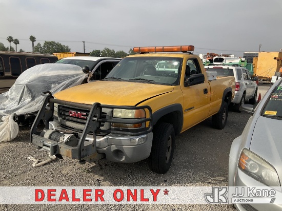 (Jurupa Valley, CA) 2004 GMC Sierra 2500HD Pickup Truck Not Running, Condition Unknown) (Catalytic C