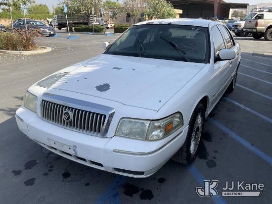 (Jurupa Valley, CA) 2009 Mercury Grand Marquis 4-Door Sedan Runs & Moves) (Paint Damage