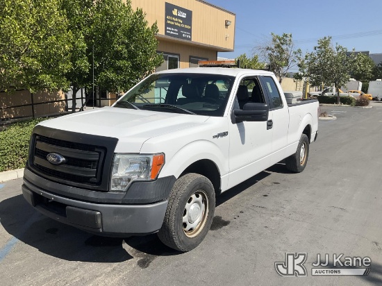 (Jurupa Valley, CA) 2014 Ford F150 Extended-Cab Pickup Truck Runs & Moves