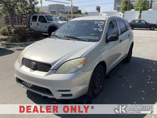 (Jurupa Valley, CA) 2004 Toyota Matrix 4-Door Hatch Back Runs& Moves) (Front Passenger Wheel Is On A