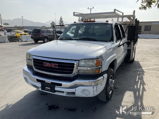 (Jurupa Valley, CA) 2005 GMC Sierra 3500 Crew-Cab Stake Truck Runs & Moves) (AC Not Working, Lift Ga