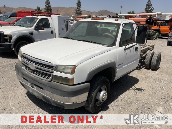 (Jurupa Valley, CA) 2005 Chevrolet Silverado 3500 Cab & Chassis Runs & Moves) (No Tail Lights, No Mu