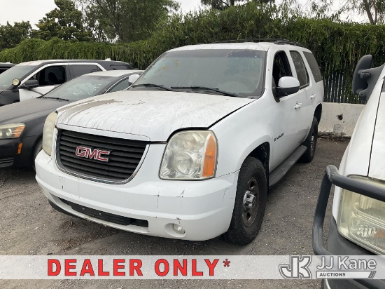 (Jurupa Valley, CA) 2008 GMC Yukon 4-Door Sport Utility Vehicle Not Running, Rear Glass Broken, Batt