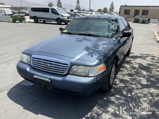 (Jurupa Valley, CA) 2007 Ford Crown Victoria 4-Door Sedan Runs & Moves) (Interior Stripped Of Parts,