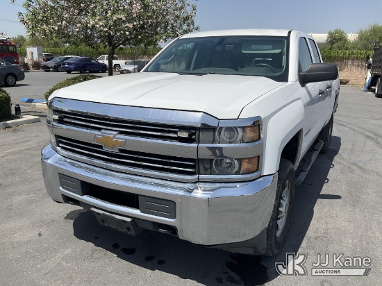 (Jurupa Valley, CA) 2015 Chevrolet Silverado 2500HD 4x4 Extended-Cab Pickup Truck Runs & Moves