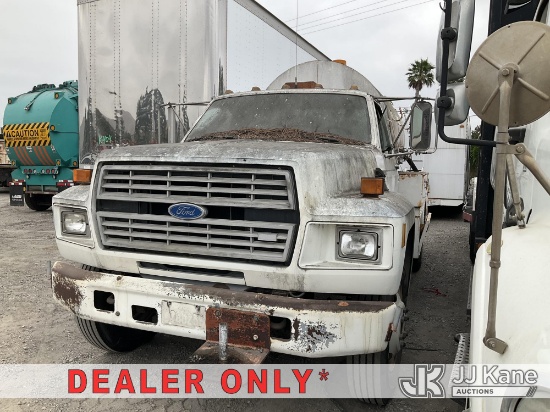 (Jurupa Valley, CA) 1993 Ford F600G Water Tank Truck Not Running Condition Unknown)