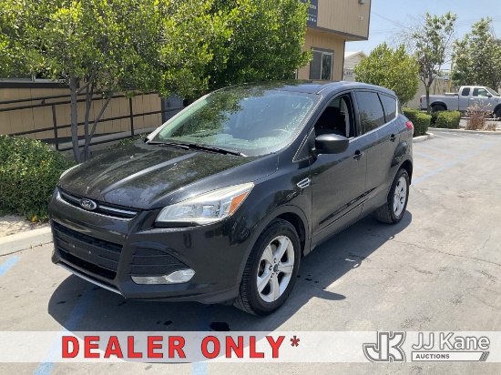 (Jurupa Valley, CA) 2015 Ford Escape SE 4-Door Sport Utility Vehicle Runs & Moves) (Back Right Passe