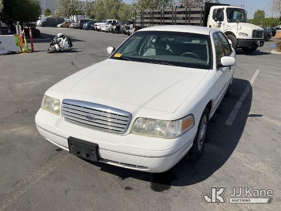 (Jurupa Valley, CA) 1999 Ford Crown Victoria Police Interceptor 4-Door Sedan Runs & Moves