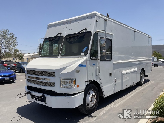 (Jurupa Valley, CA) 2020 Freightliner M Line Walk-in Van Step Van Runs & Moves) (Cracked Passenger W