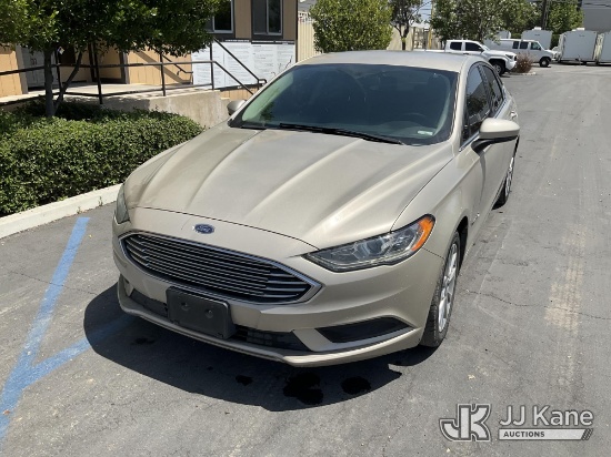 (Jurupa Valley, CA) 2017 Ford Fusion Hybrid 4-Door Sedan Runs & Moves