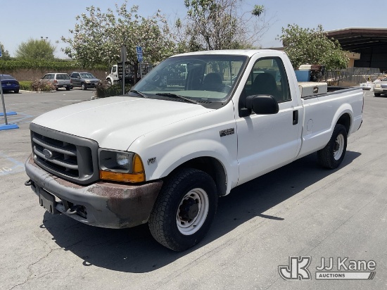 (Jurupa Valley, CA) 2000 Ford F250 Pickup Truck Runs & Moves
