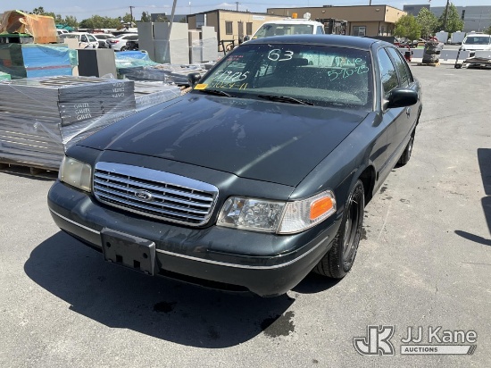 (Jurupa Valley, CA) 1999 Ford Crown Victoria 4-Door Sedan Runs & Moves