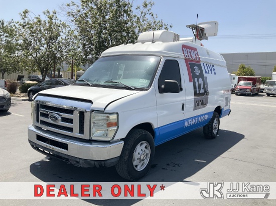 (Jurupa Valley, CA) 1998 Ford E350 Extended Cargo Van Runs Rough & Moves) (Air Bag Light On