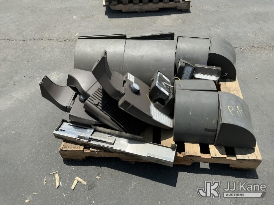 (Jurupa Valley, CA) (1 Pallet) Hibay Light Fixtures (Used ) NOTE: This unit is being sold AS IS/WHER