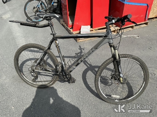 (Jurupa Valley, CA) Trek Bike (Used ) NOTE: This unit is being sold AS IS/WHERE IS via Timed Auction