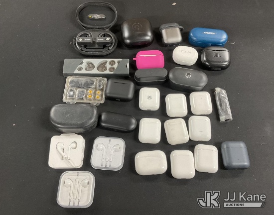 (Jurupa Valley, CA) Ear Buds (Used) NOTE: This unit is being sold AS IS/WHERE IS via Timed Auction a