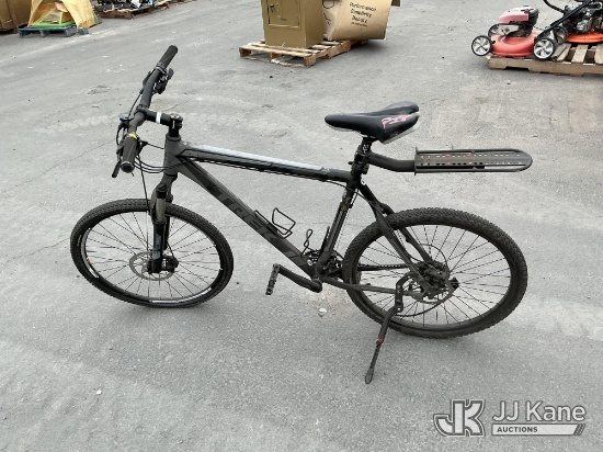 (Jurupa Valley, CA) Trek Bike (Used ) NOTE: This unit is being sold AS IS/WHERE IS via Timed Auction