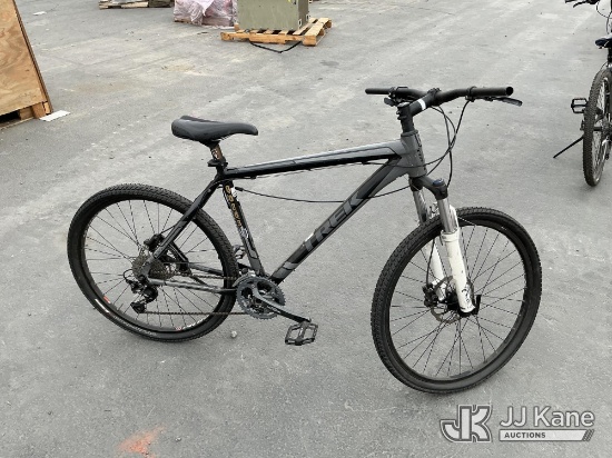 (Jurupa Valley, CA) Trek Bike (Used ) NOTE: This unit is being sold AS IS/WHERE IS via Timed Auction