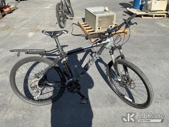 (Jurupa Valley, CA) Trek Bike (Used ) NOTE: This unit is being sold AS IS/WHERE IS via Timed Auction