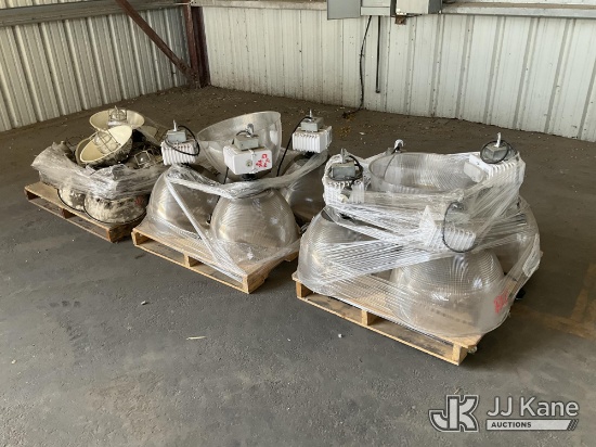 (Jurupa Valley, CA) (3 Pallets) Lights (Used) NOTE: This unit is being sold AS IS/WHERE IS via Timed