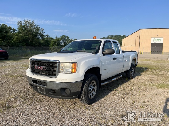 (Smock, PA) 2011 GMC Sierra 3500HD 4x4 Extended-Cab Pickup Truck Runs & Moves, Body & Rust Damage