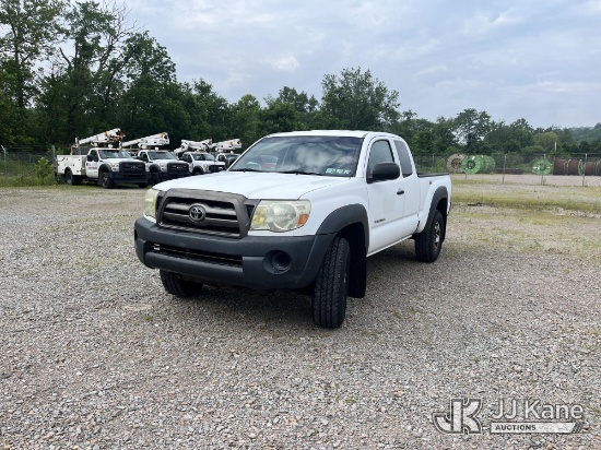 (Smock, PA) 2010 Toyota Tacoma 4x4 Extended-Cab Pickup Truck Runs & Moves, No rearview Mirror, Rust 