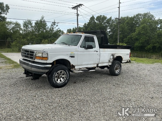 (Fort Wayne, IN) 1997 Ford F350 4x4 Pickup Truck Runs, Won't Stay Running) (Rust/Body Damage, ABS Li