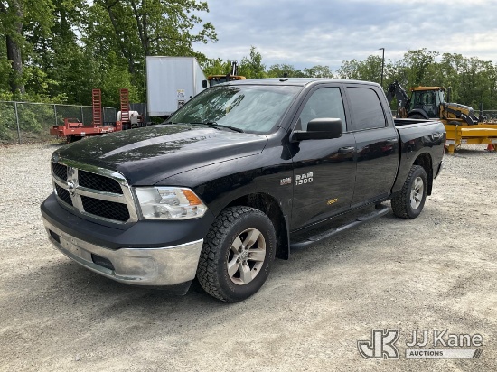 (Shrewsbury, MA) 2017 RAM 1500 4x4 Crew-Cab Pickup Truck Runs & Moves) (Check Engine Light On, Body 