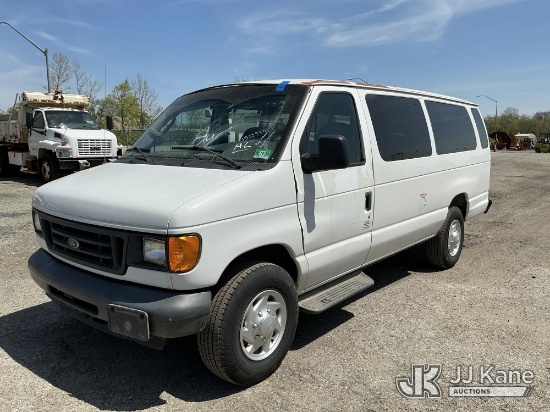 (Plymouth Meeting, PA) 2003 Ford E350 Passenger Van Runs & Moves, Body & Rust Damage