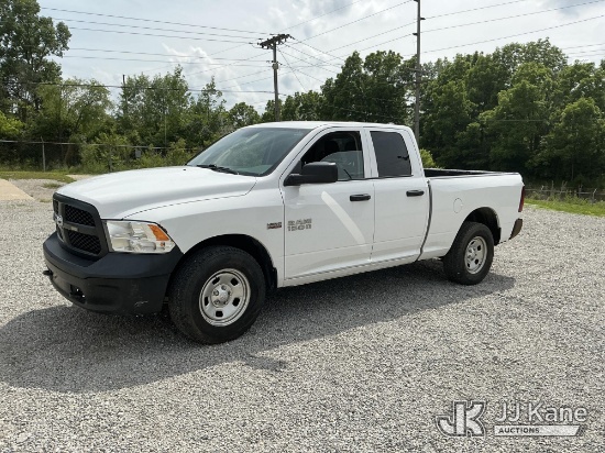 (Fort Wayne, IN) 2017 Dodge Ram 1500 4x4 Extended-Cab Pickup Truck Runs & Moves) (Body/Paint Damage,