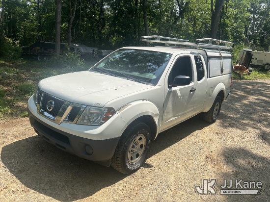 (Hagerstown, MD) 2017 Nissan Frontier Extended-Cab Pickup Truck Runs & Moves, TPS Light On, Body Dam