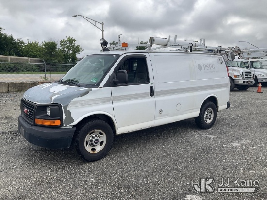 (Plymouth Meeting, PA) 2010 GMC Savana G3500 Cargo Van Runs & Moves, Body Damage