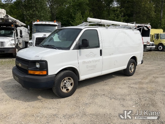 (Shrewsbury, MA) 2013 Chevrolet Express G2500 Cargo Van Runs & Moves) (Body & Rust Damage
