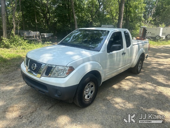 (Hagerstown, MD) 2017 Nissan Frontier Extended-Cab Pickup Truck Runs & Moves, TPS Light On, Body Dam