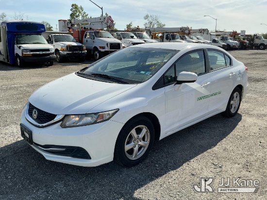 (Plymouth Meeting, PA) 2015 Honda Civic 4-Door Sedan CNG Only) (Runs & Moves, Check Engine Light On,