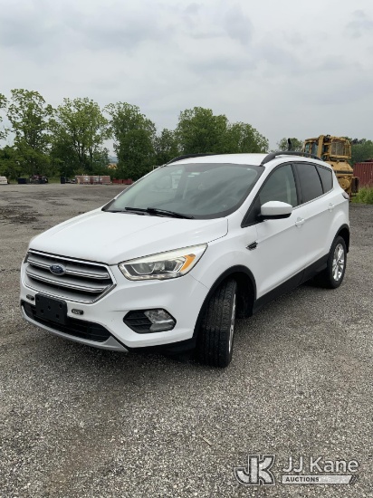 (Ashland, OH) 2017 Ford Escape 4x4 4-Door Sport Utility Vehicle Runs & Moves) (Jump To Start, Paint 