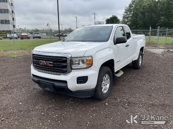 (Louisville, OH) 2016 GMC Canyon 4x4 Extended-Cab Pickup Truck Runs & Moves) (Driver Side Door Panel