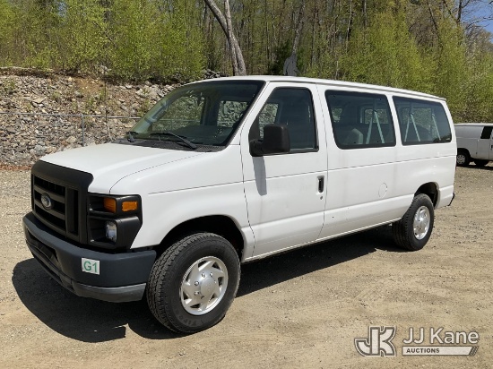 (Shrewsbury, MA) 2011 Ford E350 Passenger Van Runs & Moves) (Rust Damage