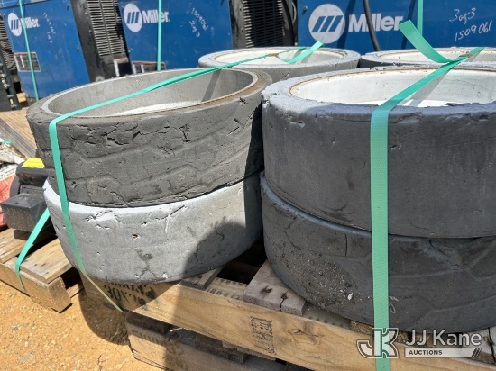 (Hagerstown, MD) Scissor Lift Tires (8) (Condition Unknown 8) (Condition Unknown,Buyer Must Load