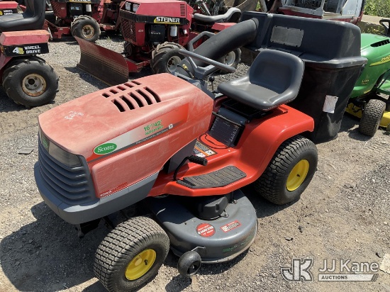 (Plymouth Meeting, PA) Scott/John Deere Riding Mower Runs