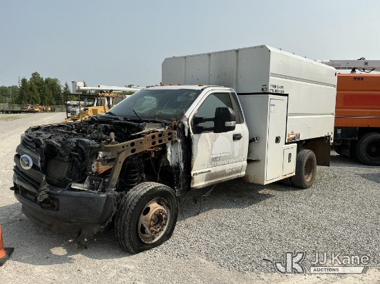 (Fort Wayne, IN) 2017 Ford F550 4x4 Chipper Dump Truck Non Running, Condition Unknown) (Fire Damage