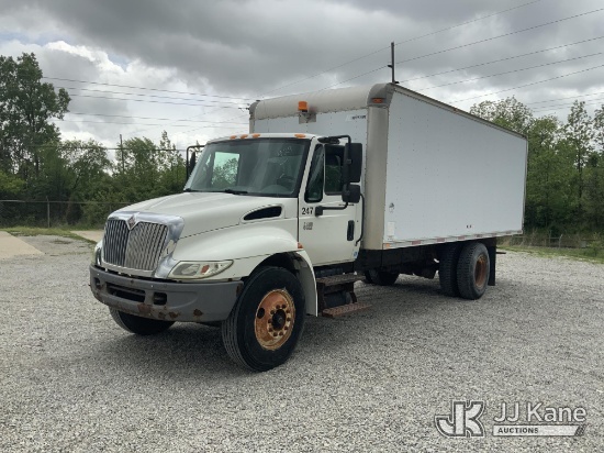 (Fort Wayne, IN) 2003 International 4400 Van Body Truck Runs & Moves) (Warn Engine Light On