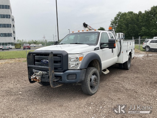 (Louisville, OH) 2015 Ford F450 4X4 Service Truck Runs & Moves) (Upper Operation Unknown, Driver Sea