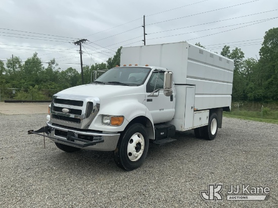 (Fort Wayne, IN) 2009 Ford F750 Chipper Dump Truck Runs & Moves) (Dump Inoperable, Condition Unknown