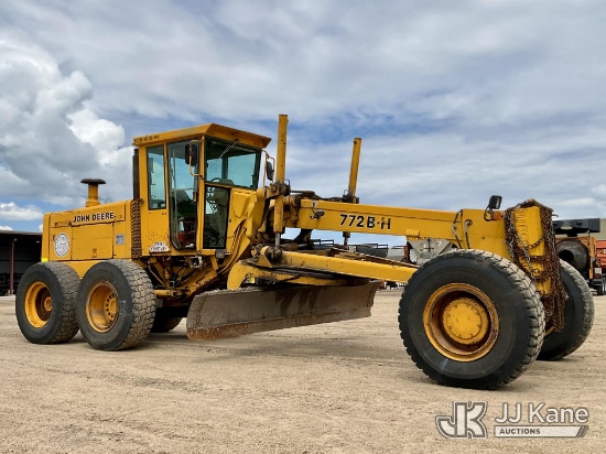 (La Crosse, WI) 1987 John Deere 772BH Motor Grader Runs, Moves & Operates Refer To Video. Grader Was