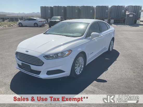 (Las Vegas, NV) 2014 Ford Fusion Hybrid 4-Door Sedan Runs & Moves