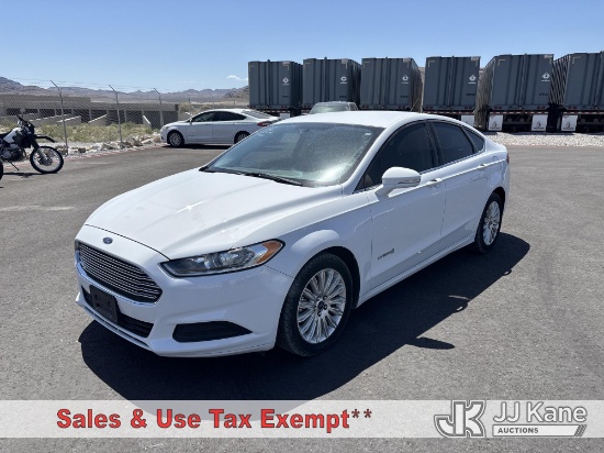 (Las Vegas, NV) 2014 Ford Fusion Hybrid 4-Door Sedan Runs & Moves
