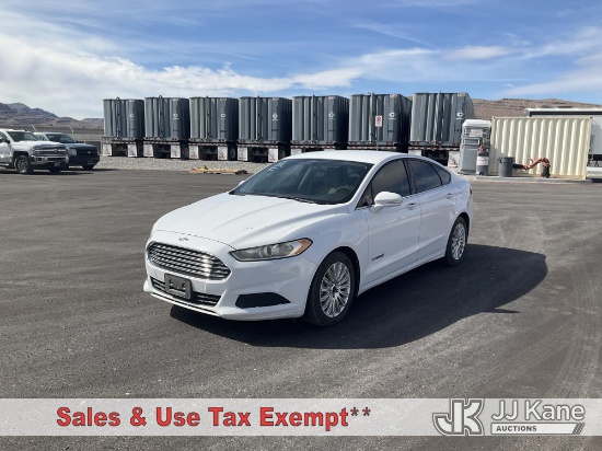 (Las Vegas, NV) 2013 Ford Fusion Hybrid 4-Door Sedan Runs & Moves
