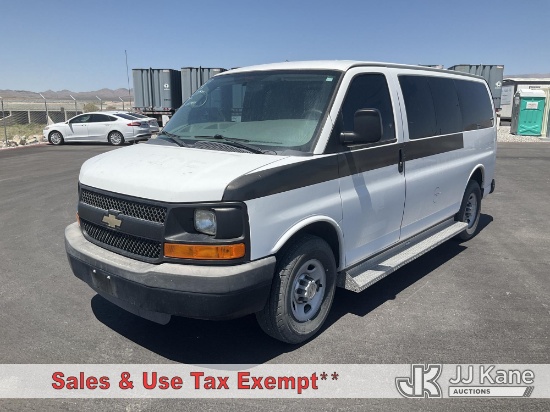 (Las Vegas, NV) 2013 Chevrolet Express G2500 Passenger Van Runs & Moves) (Jump To Start, Seller Stat