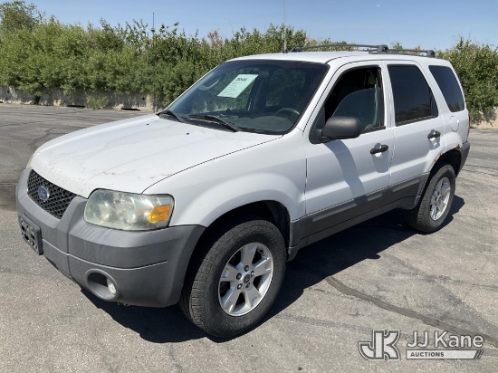(Salt Lake City, UT) 2005 Ford Escape 4x4 4-Door Sport Utility Vehicle Runs & Moves)(Drivers Side Ba